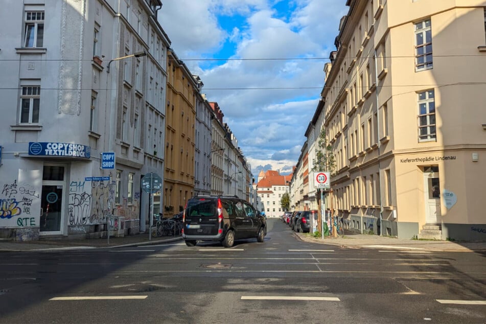 Am Dienstagmorgen wurden in Altlindenau zwei Wohnungen durchsucht.