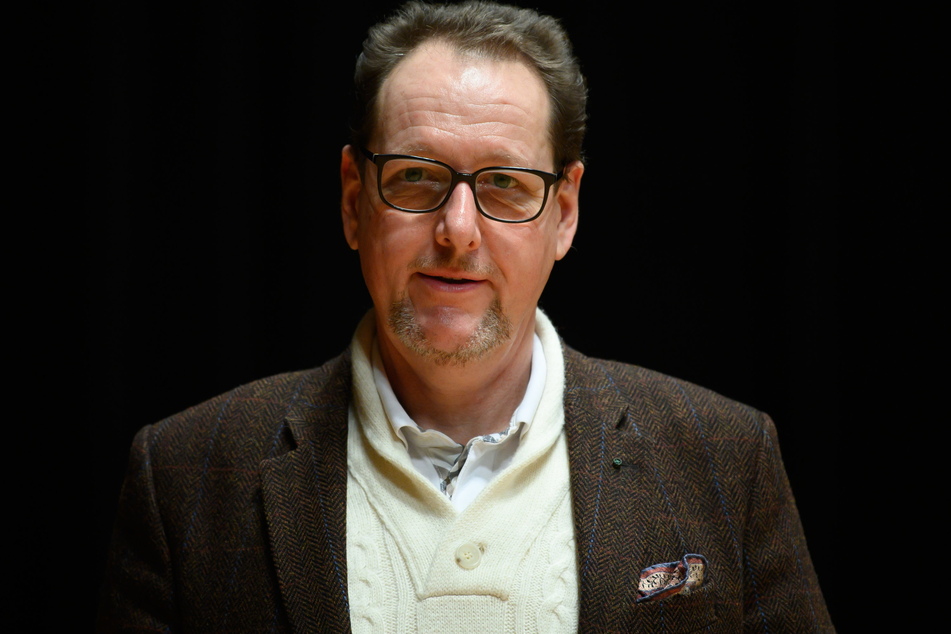 Intendant Peter Theiler (64).