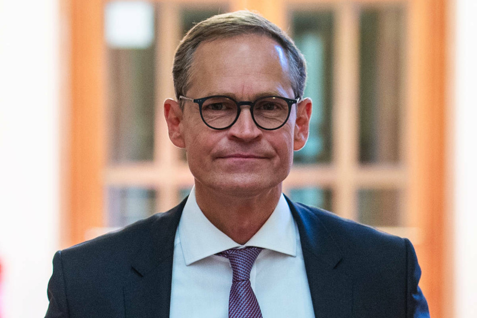 Berlins Regierender Bürgermeister Michael Müller (56, SPD) steht dem Weg, den Hamburg in der Corona-Pandemie eingeschlagen hat, noch skeptisch gegenüber.