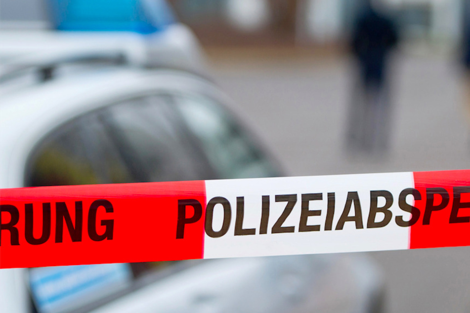 Die Ermittlungen der Polizei zur Tat in Deggendorf laufen weiter. (Symbolbild)