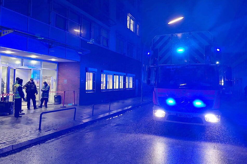 Hamburg: Brand in Obdachlosen-Unterkunft: 200 Menschen evakuiert!