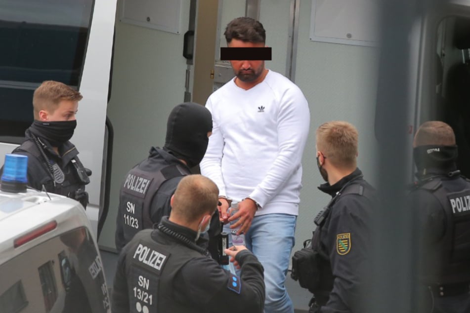 Bashir Remmo kommt am Oberlandesgericht in Dresden an.