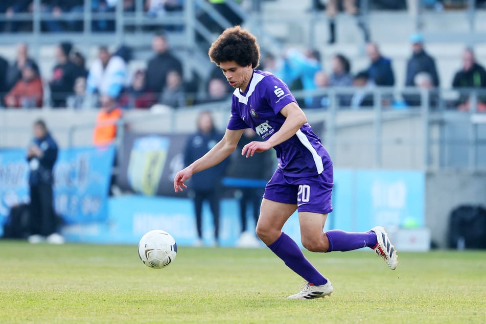 Für Aue-Spieler Jonah Fabisch (24) beginnt am 22. Dezember der Afrikacup mit dem Spiel gegen Ägypten.