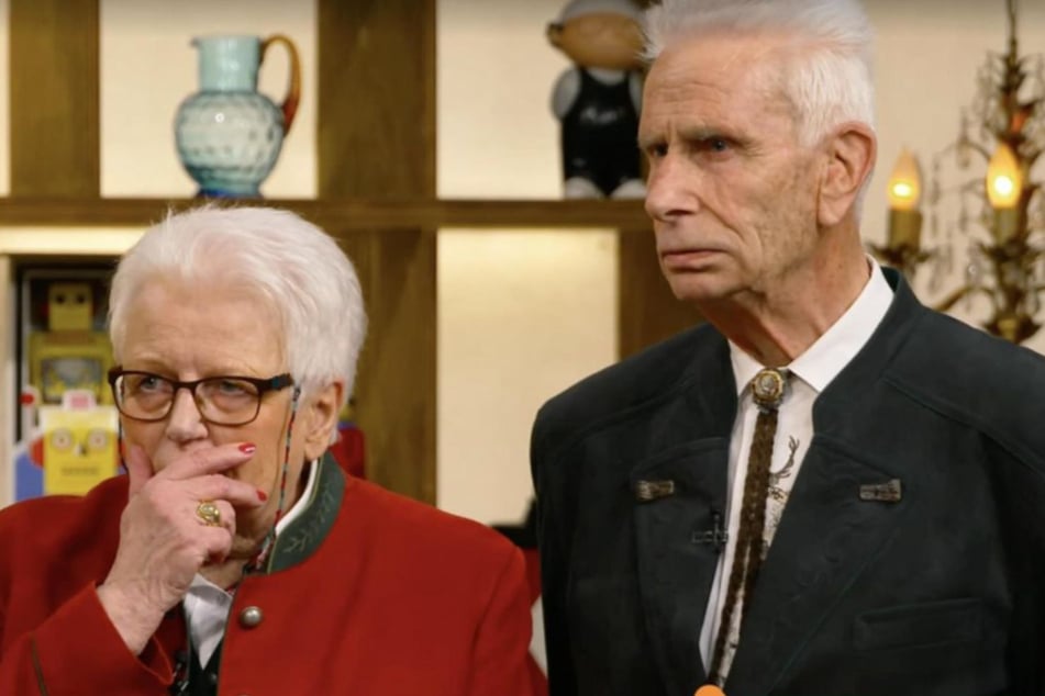 Das Ehepaar Barbara und Gert Fischer von Mollard möchte bei "Bares für Rares" eine Omega-Uhr zu Geld machen.