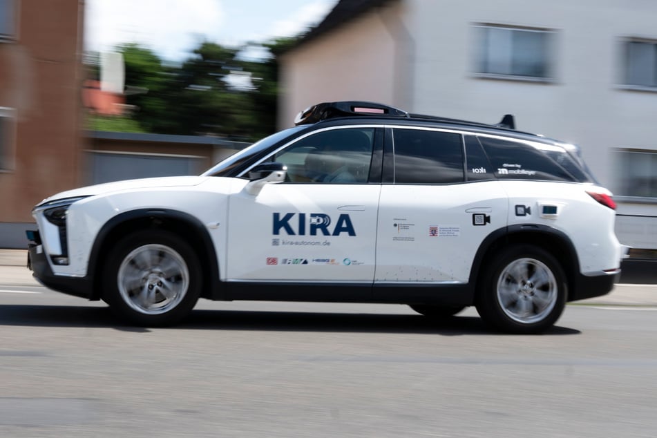 Das autonome Fahrzeug "KIRA" ist bislang ein Erfolg.