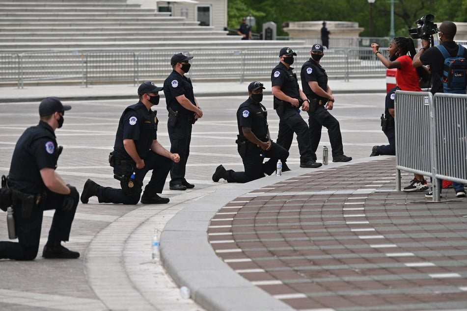 FBI agents fired for kneeling at George Floyd protest hit back with lawsuit