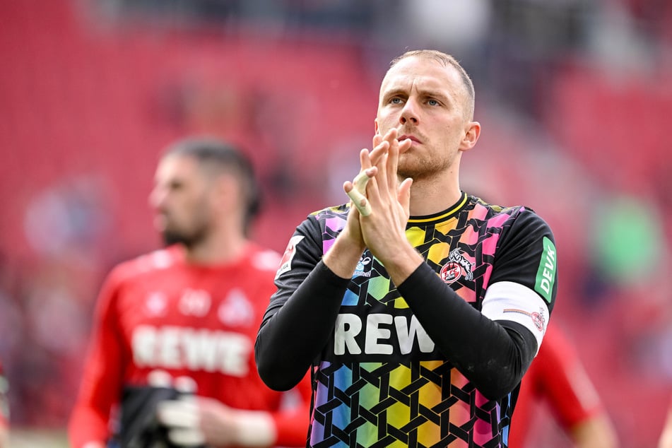 Verabschiedet sich Marvin Schwäbe (29) vom 1. FC Köln? Der Keeper könnte den Verein noch verlassen.