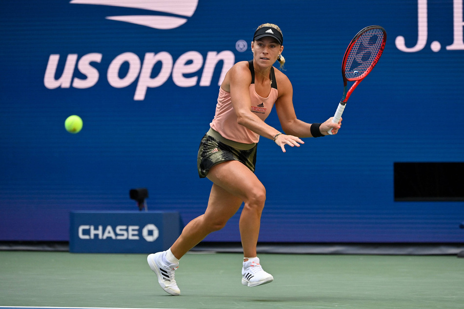 Angelique Kerber moves on to the Round of 16 after winning her third-round match against Sloane Stephens.