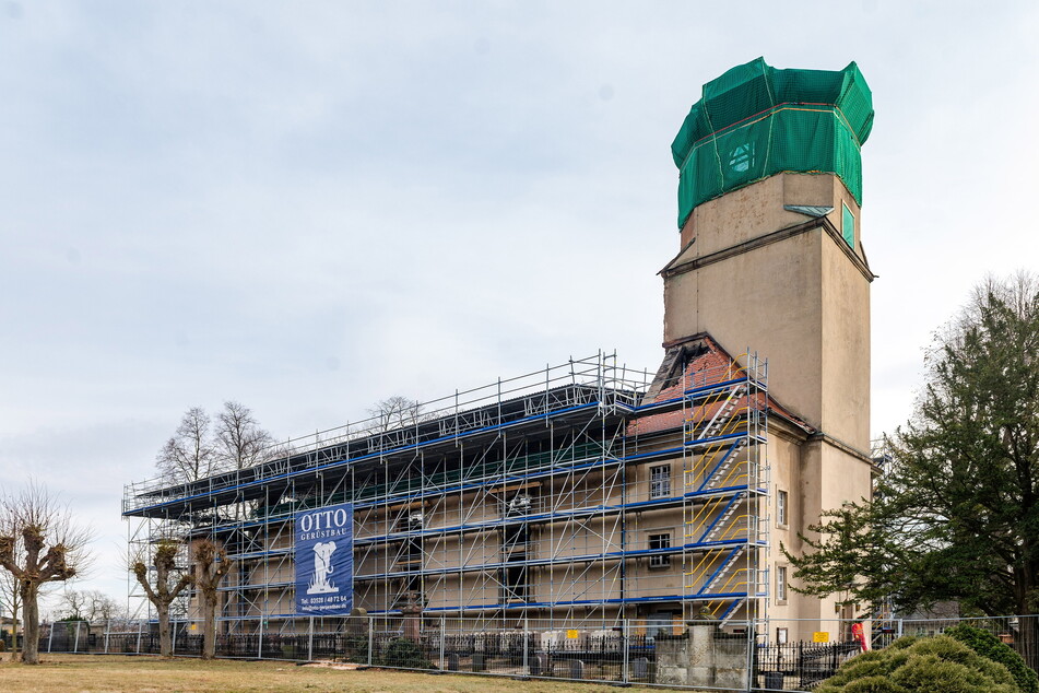 Die Überreste der Stadtkirche von Großröhrsdorf sind derzeit gesichert. Die Gemeinde hofft sehr auf einen Wiederaufbau.