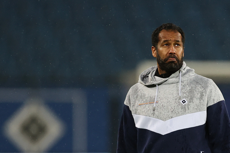 Ex-HSV-Trainer Daniel Thioune (46) nach dem Spiel gegen den KSC und vor seiner Entlassung. Diese sorgte im Netz für Empörung und Unverständnis.