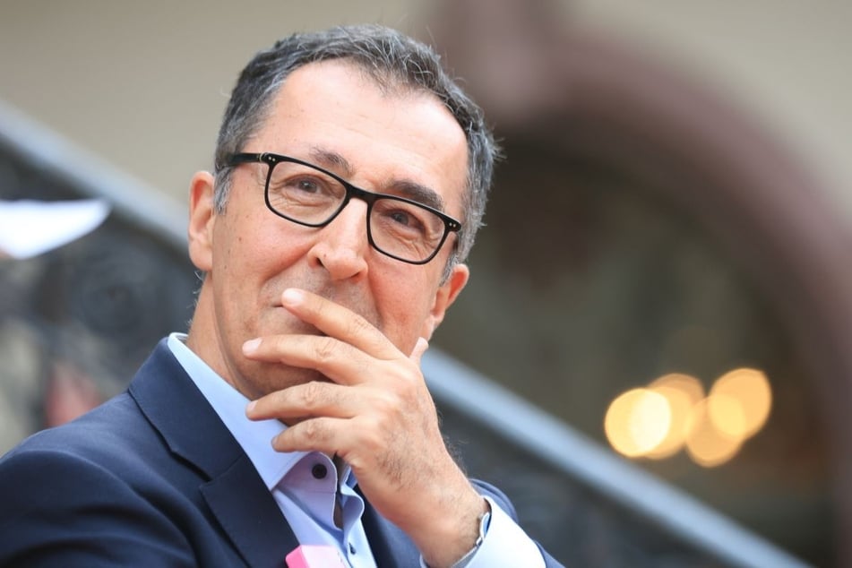 Cem Özdemir (61, Grüne) muss sich nun für einen neuen Dienstwagen entscheiden.