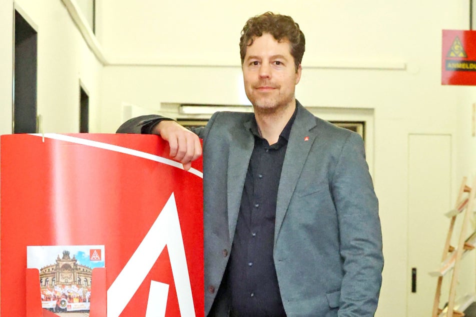 Stefan Ehly (42) von der IG Metall berät Beschäftigte, die in ihrem Unternehmen einen Betriebsrat gründen wollen.