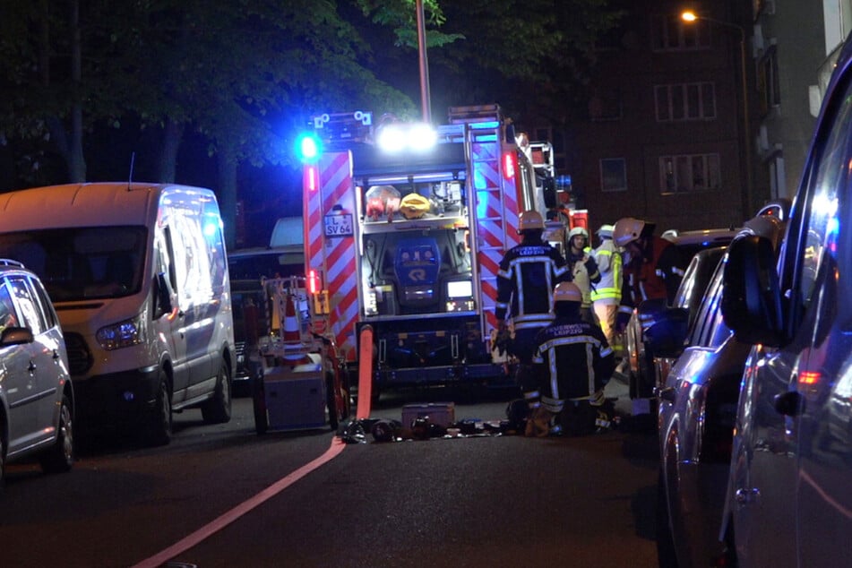 In einem Mehrfamilienhaus an der Lukasstraße in Neustadt-Neuschönefeld ist es in der Nacht zu Freitag zu einem Kellerbrand gekommen.