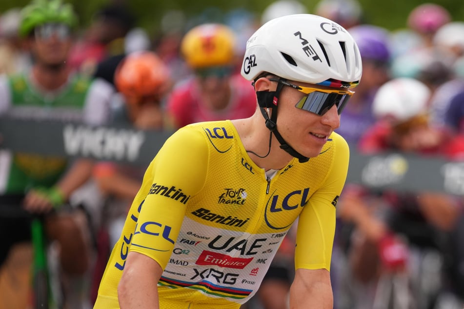 Die achte Vuelta-Etappe endete für den slowenischen Rad-Superstar Tadej Pogacar (27) mit schweren Verletzungen.