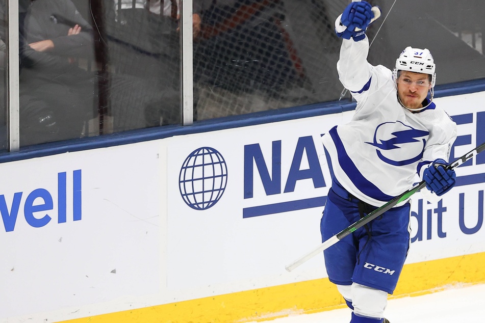 NHL Playoffs: The Lightning strike again to take the series lead over the Islanders