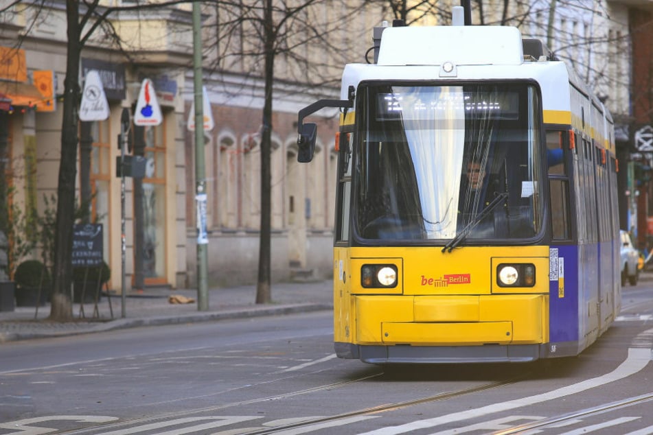 Fußgänger bei Unfall mit Tram schwer verletzt