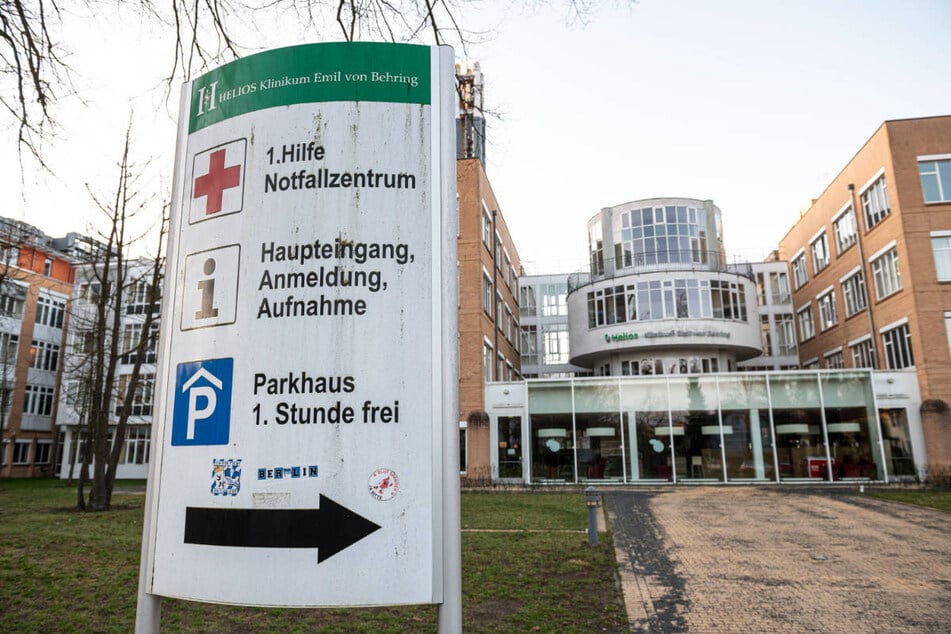 Die formaldehydhaltige Flüssigkeit ist im Keller eines Nebengebäudes des Helios Klinikums Emil von Behring ausgetreten.