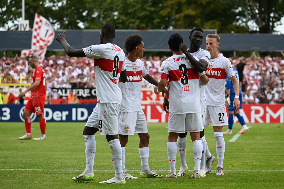 Einen ungefährdeten 4:0-Erfolg in der ersten Runde des DFB-Pokals feierte der VfB Stuttgart an der Reutlinger Kreuzeiche.
