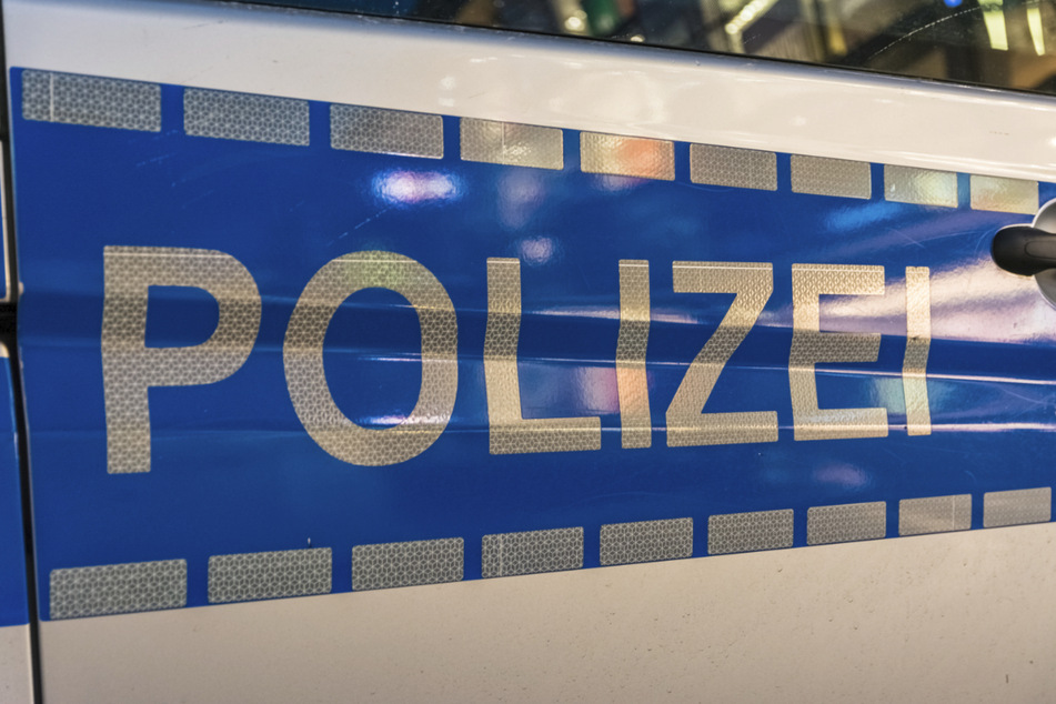 Gegen 2.30 Uhr griff eine Streife den 16-Jährigen im Suzuki in der Darmstädter Innenstadt auf (Symbolbild).