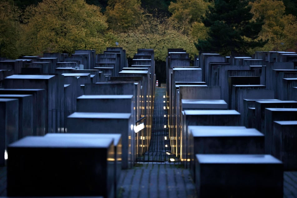 Das Holocaust-Mahnmal nahe dem Brandenburger Tor in Berlin steht für die ermordeten Juden Europas.