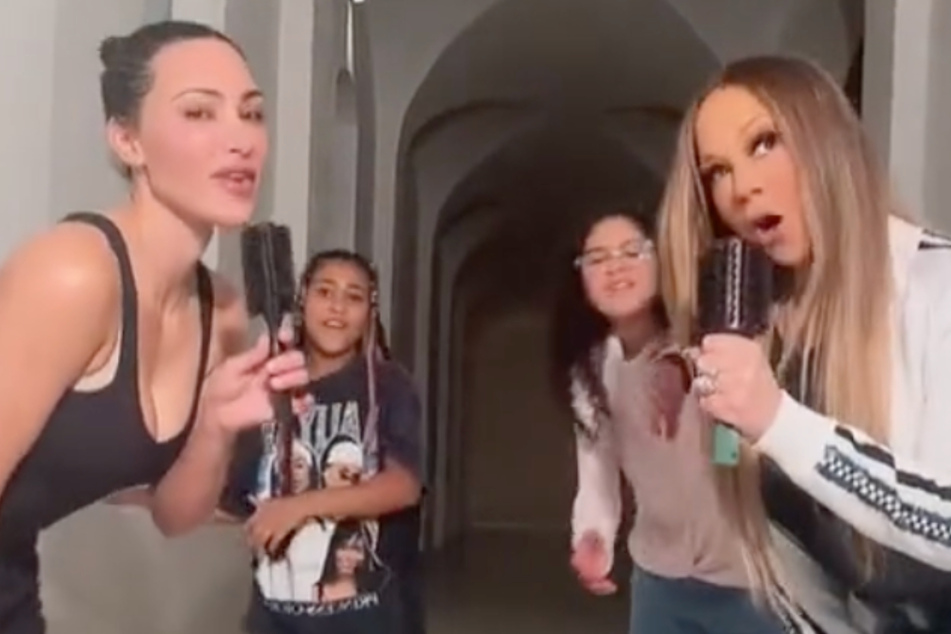 Geht ja gar nicht! Kim Kardashian (42) und Busenfreundin Mariah Carey (53) "störten" die Choreographie ihrer Töchter.