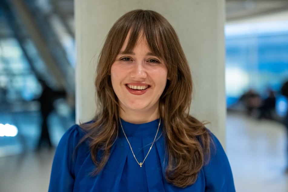 Bei der Fraktionssitzung im Bundestag setzte Ricarda Lang (31) Anfang Dezember auch nur auf dezentes Make-up.
