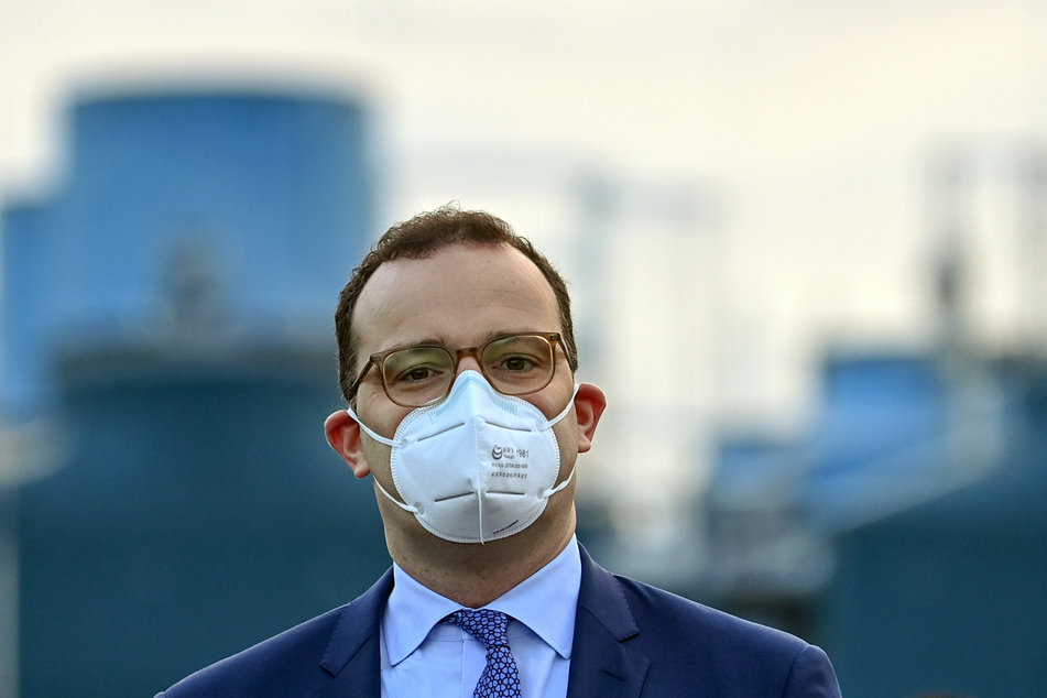 Bundesminister Jens Spahn (40, CDU) kündigte an, die Quarantäne-Zeit für Kontaktpersonen zu verkürzen.