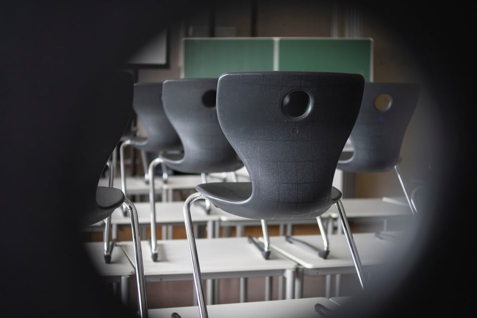 Die CDU steht hinter den Pädagogen und kritisiert Kretschmann scharf.