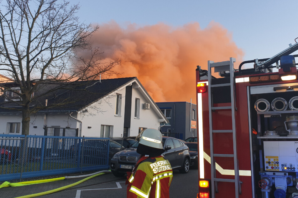 Erst nach über vier Stunden konnte das Feuer gelöscht werden.