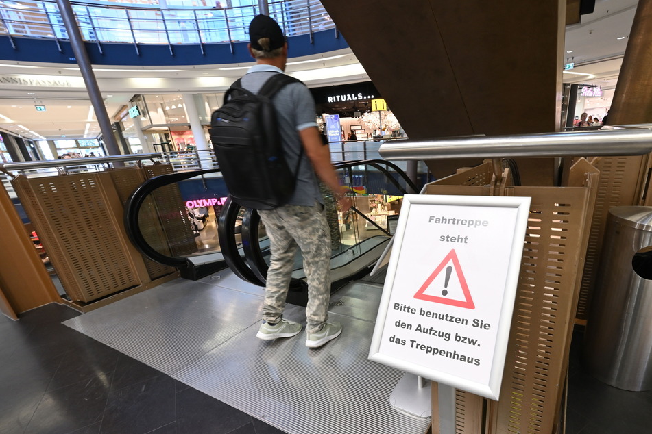 Die Rolltreppen im Center sind schon seit Wochen defekt.