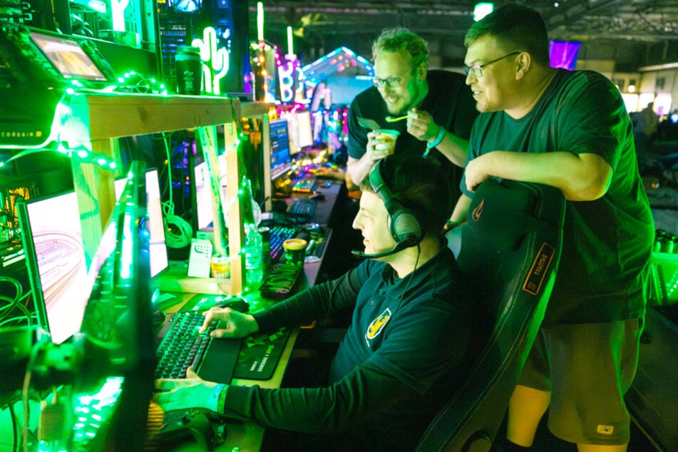Die Gaming-Community trifft sich jedes Jahr auf der CAGGTUS Leipzig in den Messehallen.