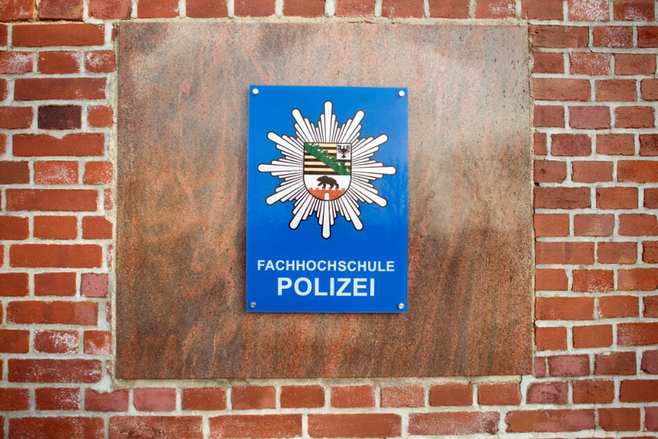 Bisher fehlen Schusswaffen, Munition, ein Scharfschützengewehr und sogar eine Granatenattrappe im Bestand der Fachhochschule Polizei.