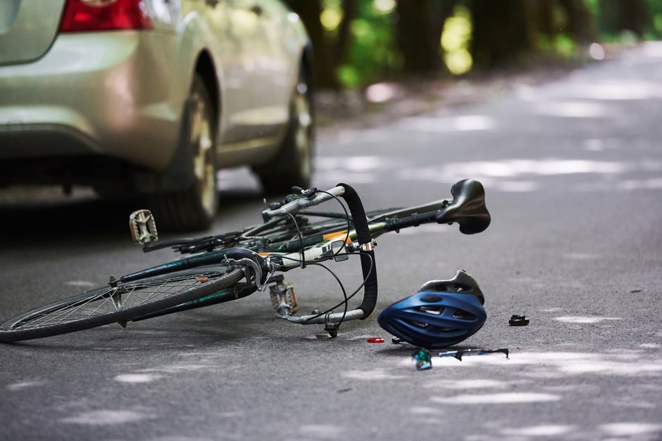 Im Zuge der heftigen Bremsung stürzte die 52-jährige Radfahrerin schwer. (Symbolfoto)