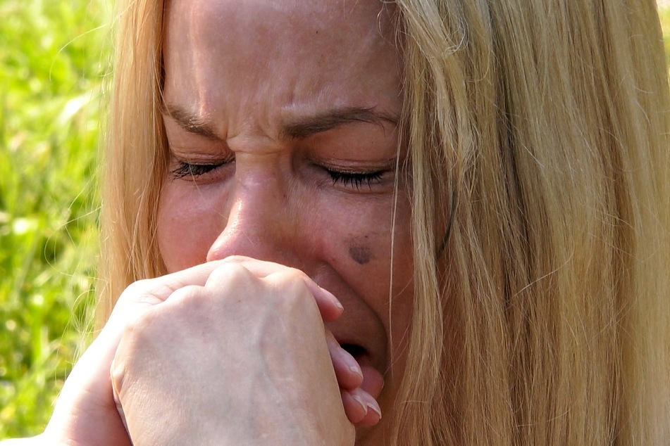 Michelle (42) bricht in Tränen aus, weil Mike (33) ein Eifersuchtsdrama startet.