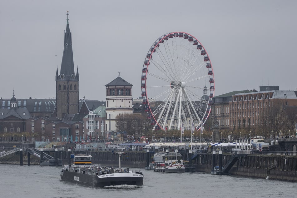 Düsseldorf ist ein teures Pflaster, dementsprechend rar sind bezahlbare Wohnungen. Das nutzen die Kriminellen aus. (Archivbild)