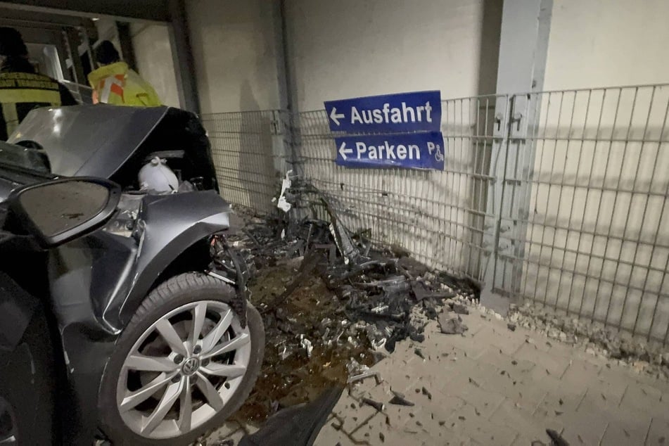 Die Fahrerin verstarb noch am Unfallort.