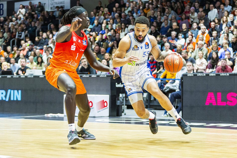 Aher Uguak (l.) war am Samstag mit 15 Punkten bester Niners-Scorer.