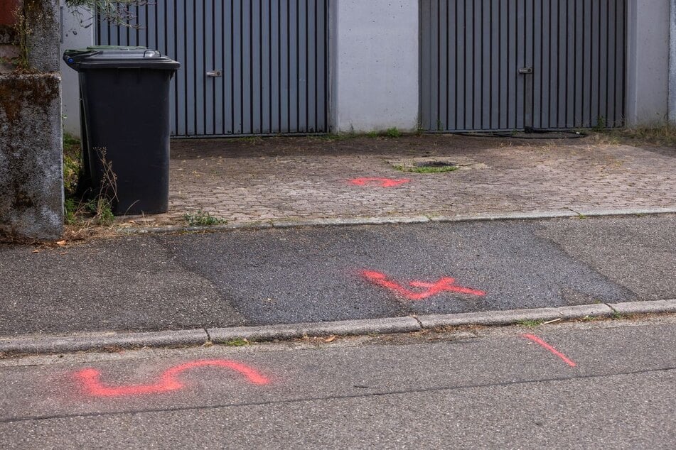 Der mutmaßliche Täter wurde tot in einer Hofeinfahrt gefunden.
