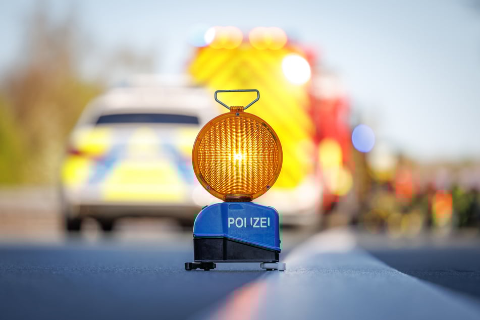 Neben der Polizei war auch ein Rettungshubschrauber vor Ort. (Symbolbild)