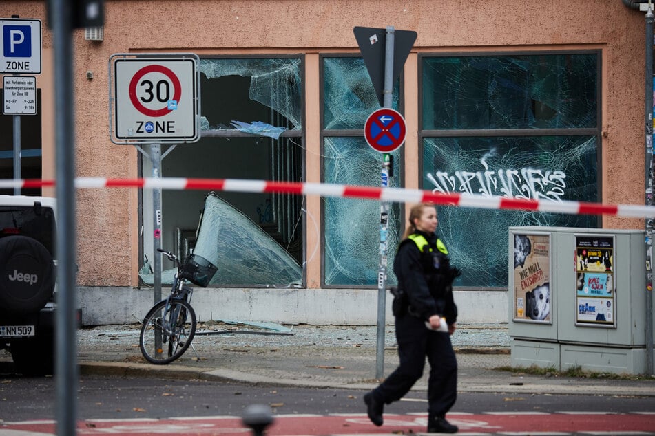 In Schöneberg wurden durch die Wucht einer Detonation Häuserfassaden und Autos schwer beschädigt.