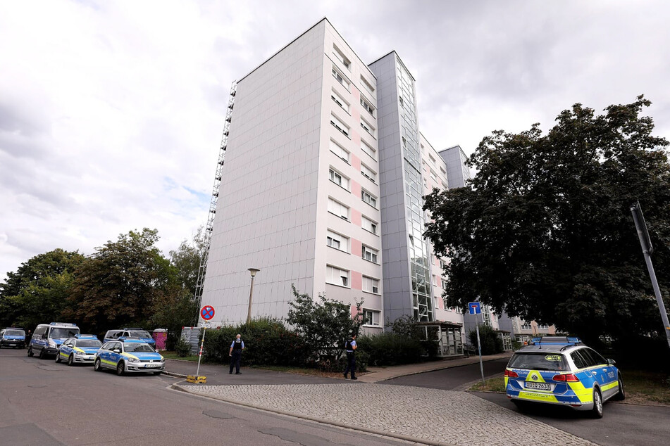 In einem Hochhaus auf der Hopfgartenstraße wurde der LebEL-Einsatz ausgelöst.