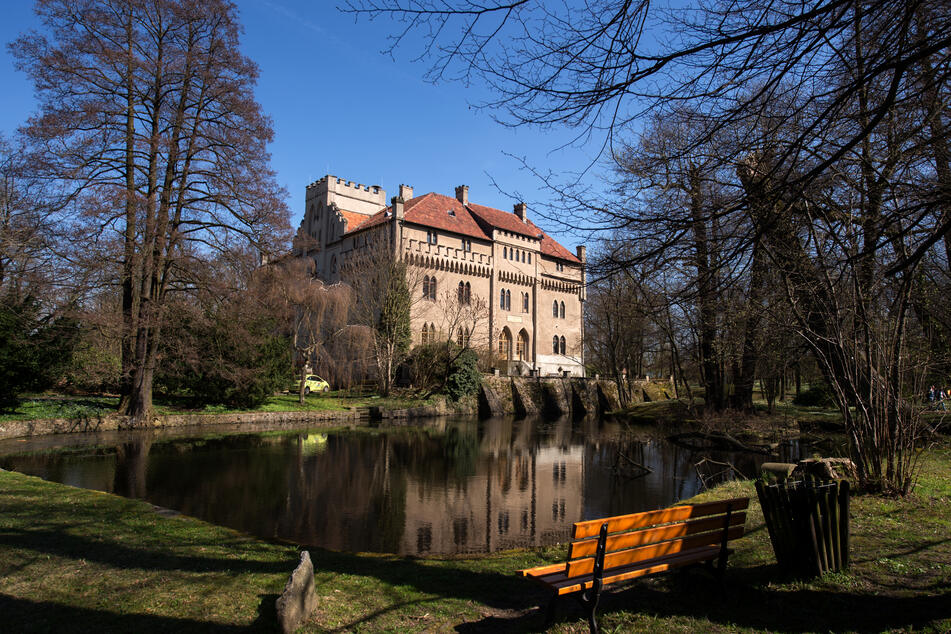 Das Schloss Seifersdorf soll bald in neuem Glanz erstrahlen. (Archivbild)