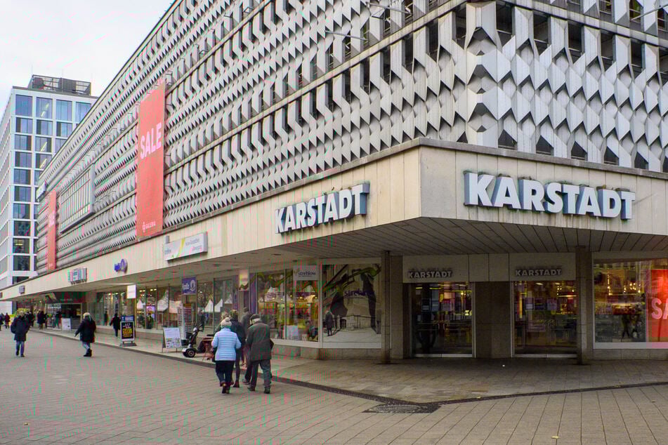 Die Magdeburger Filiale der Warenhauskette Galeria (ehemals Karstadt) wird am 1. Advent direkt gegenüber dem Weihnachtsmarkt öffnen. (Archivbild)