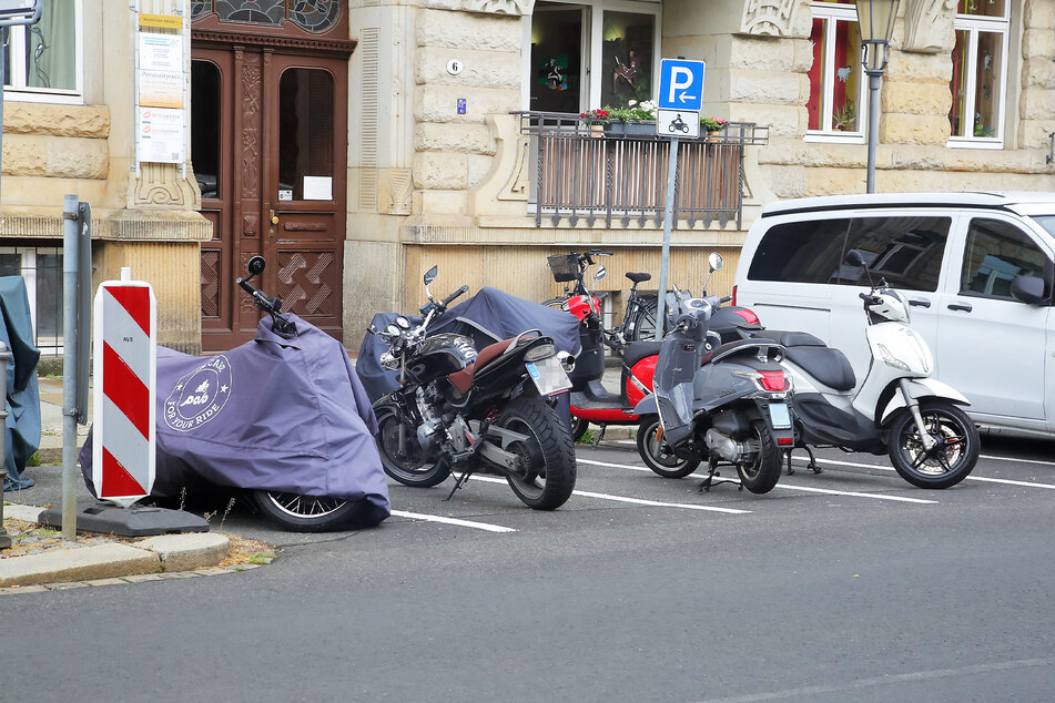Hier schlugen die Diebe zu, luden die Honda Hornet ein.