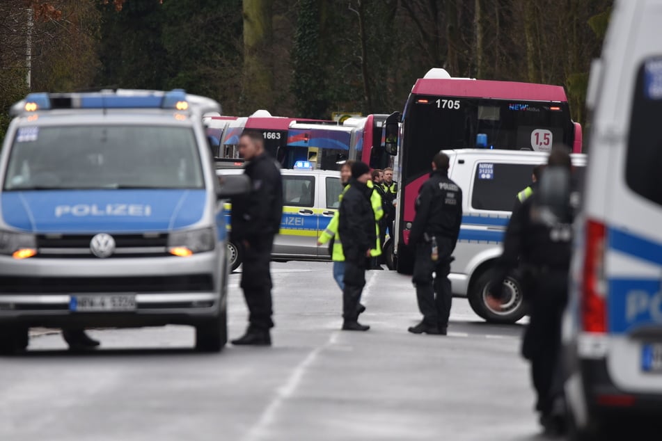 Nach Angaben der Polizei hat ein Unbekannter in Mönchengladbach "erneut Straftaten im Schulzusammenhang angedroht".