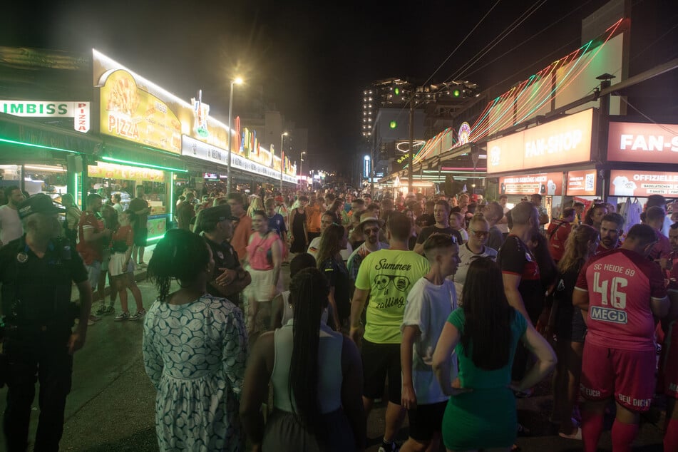 Bald strömen hier wieder Tausende Menschen von einem Lokal in das nächste. Doch unweit der "Schinkenstraße" spielten sich am Montagabend blutige Szenen ab. (Archivfoto)