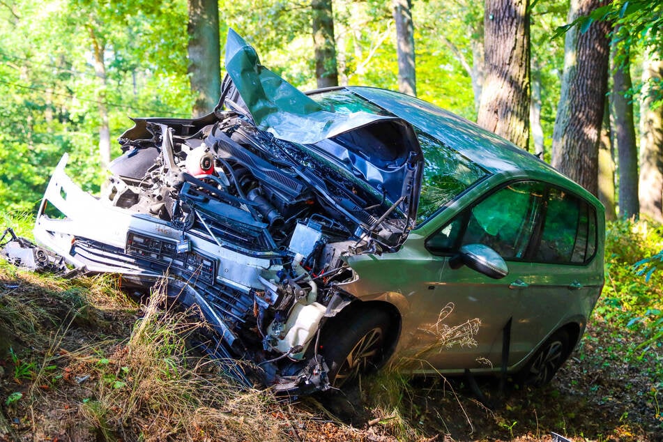 Am VW der 66-Jährigen entstand ein hoher Sachschaden.