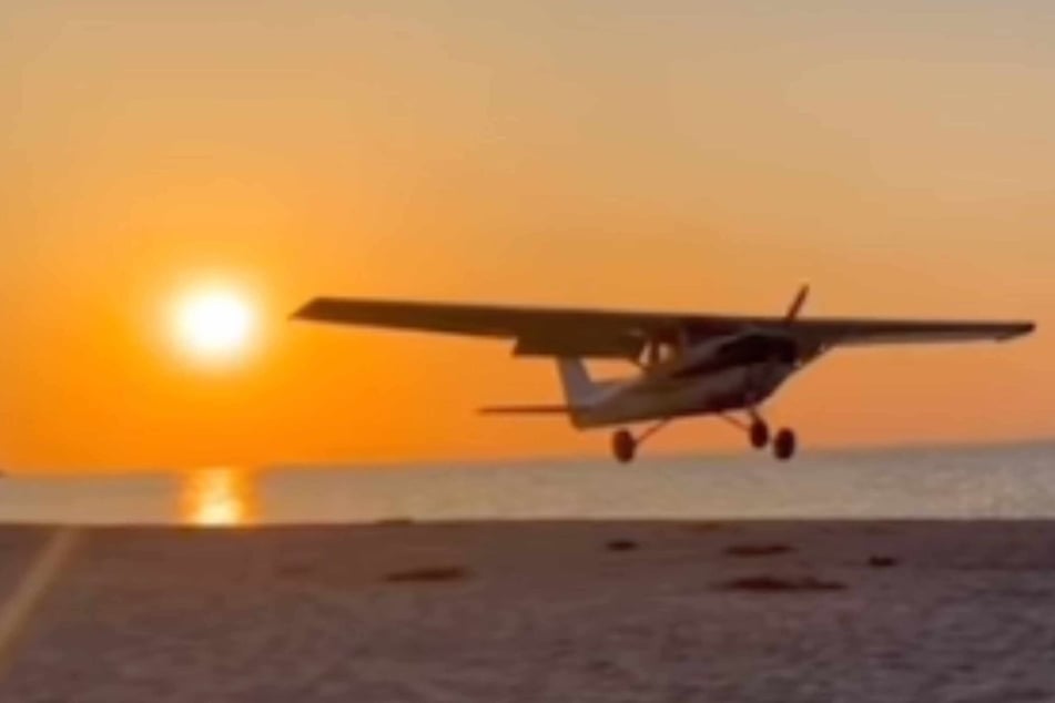 Beachgoers captured a plane's emergency landing on Cedar Beach in Long Island.