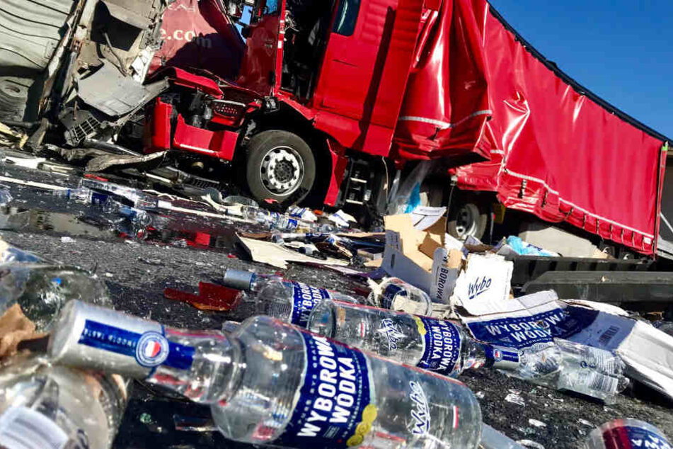 Glücklicherweise wurden nur zwei Personen bei dem Unfall verletzt.