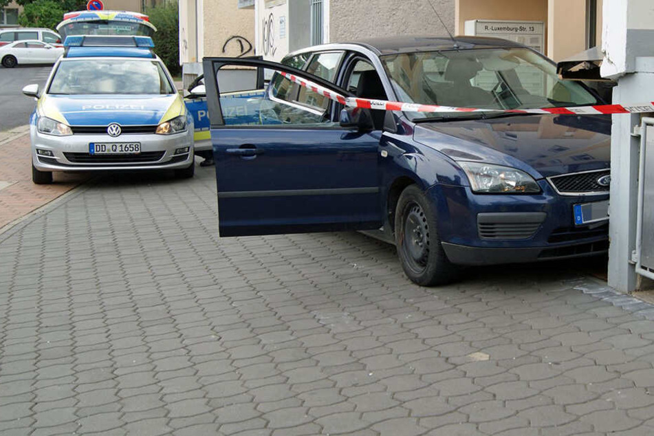 Die Täter rannten zu Fuß weg.